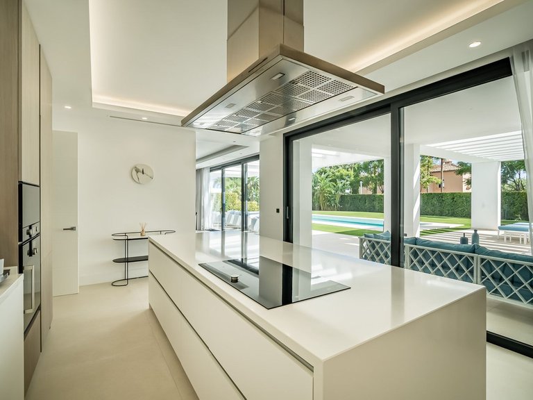 Villa for Sale in Los Flamingos, Malaga 9