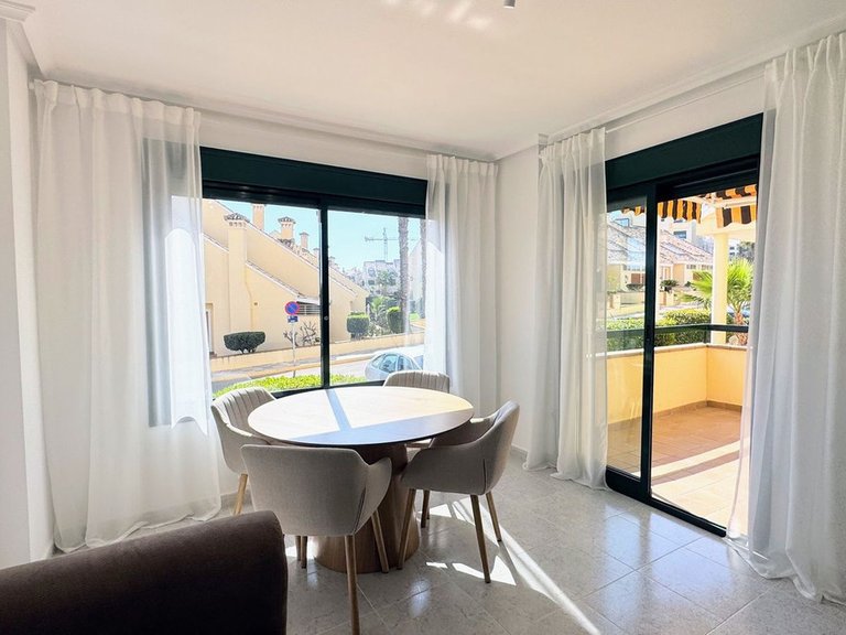 Apartment for Sale in Lomas De Campoamor, Alicante 8
