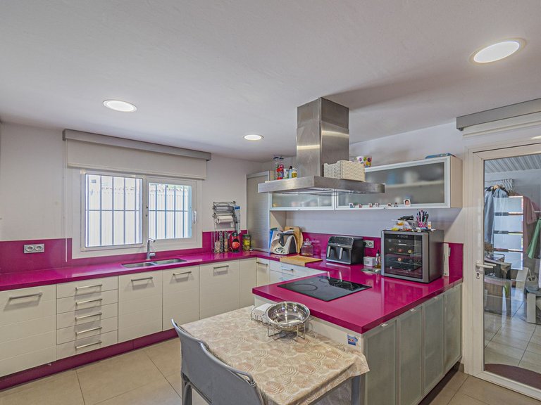 Villa for Sale in San Pedro De Alcántara, Malaga 14