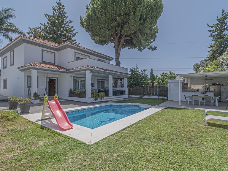 Villa for Sale in San Pedro De Alcántara, Malaga 2