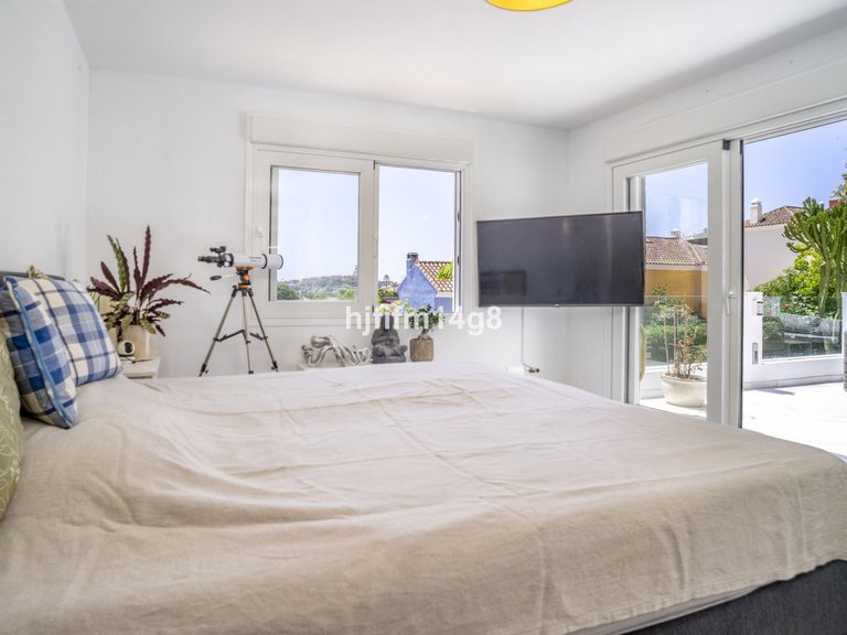 Villa for Sale in Nueva Andalucía, Malaga 12