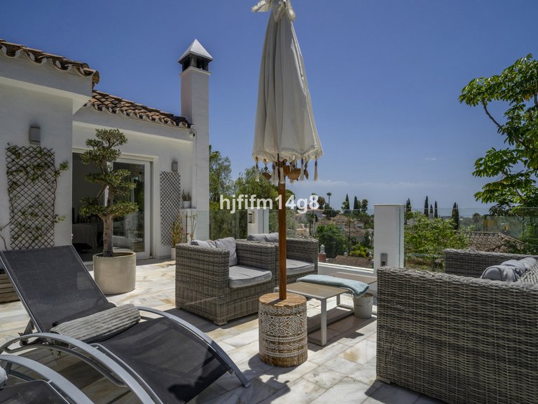 Villa for Sale in Nueva Andalucía, Malaga 13