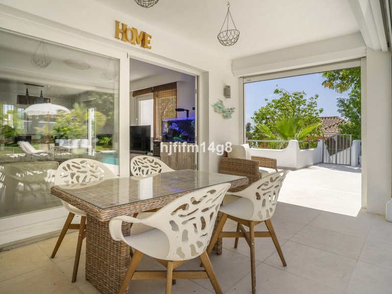 Villa for Sale in Nueva Andalucía, Malaga 21