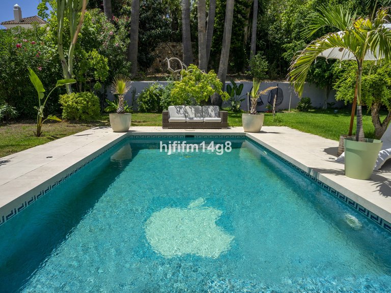 Villa for Sale in Nueva Andalucía, Malaga 24