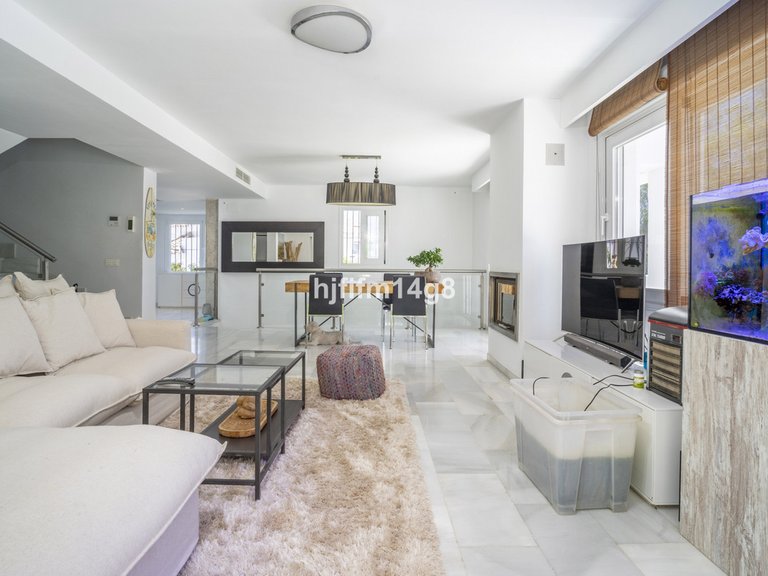Villa for Sale in Nueva Andalucía, Malaga 6