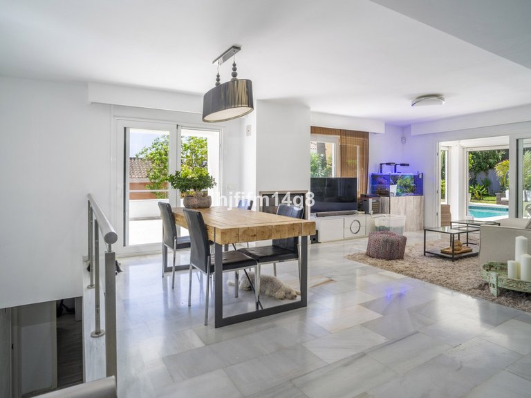 Villa for Sale in Nueva Andalucía, Malaga 7