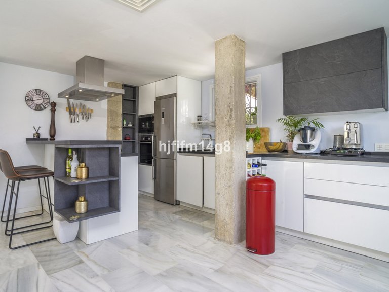 Villa for Sale in Nueva Andalucía, Malaga 8