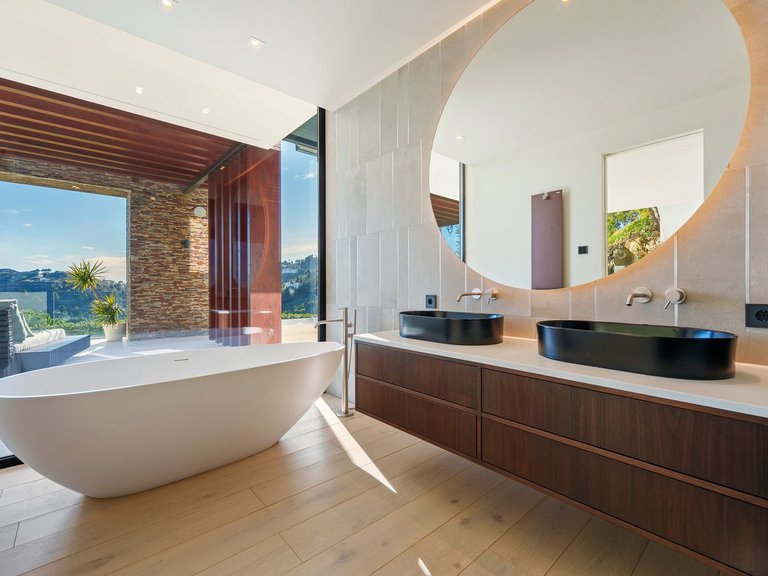 Villa for Sale in Benahavís, Malaga 15