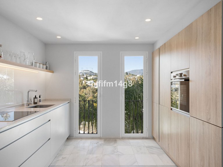 Apartment for Sale in Benahavís, Malaga 10