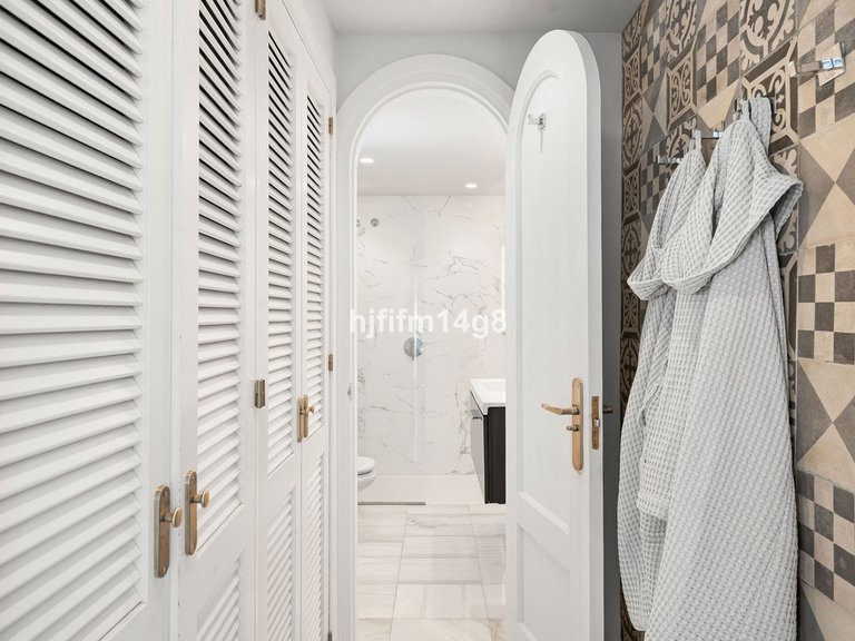 Apartment for Sale in Benahavís, Malaga 16