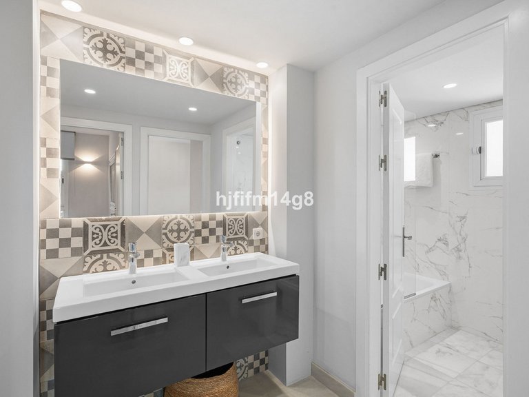 Apartment for Sale in Benahavís, Malaga 20