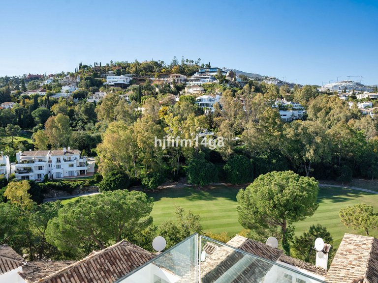 Apartment for Sale in Benahavís, Malaga 3
