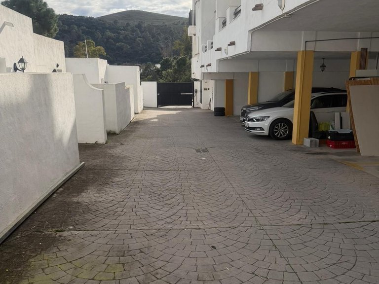 Villa for Sale in Benahavís, Malaga 11