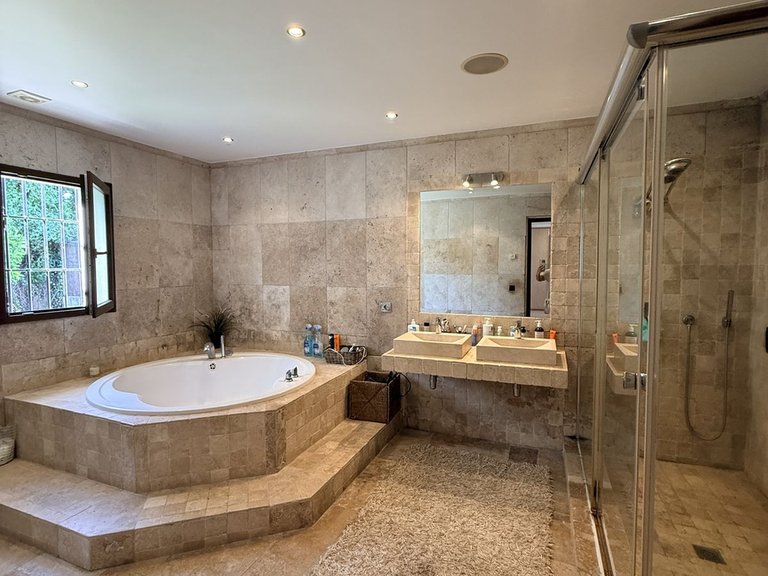 Villa for Sale in Bel Air, Malaga 16
