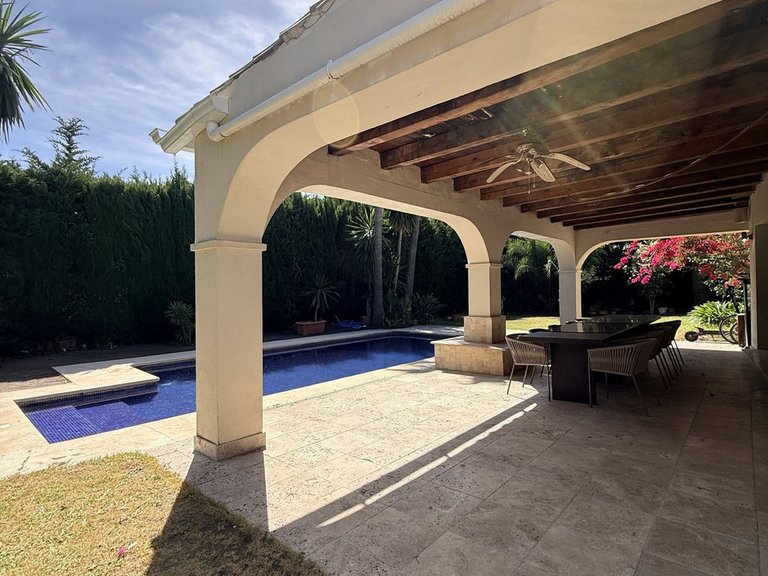 Villa for Sale in Bel Air, Malaga 19