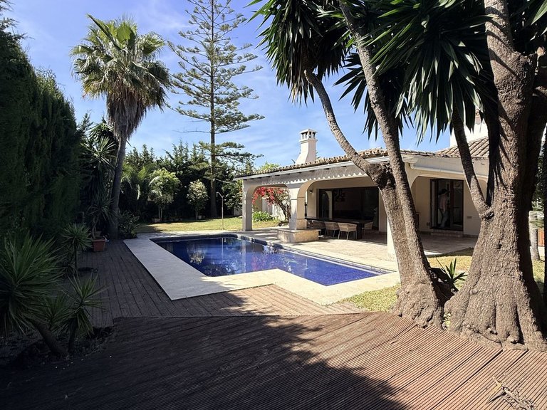 Villa for Sale in Bel Air, Malaga 20