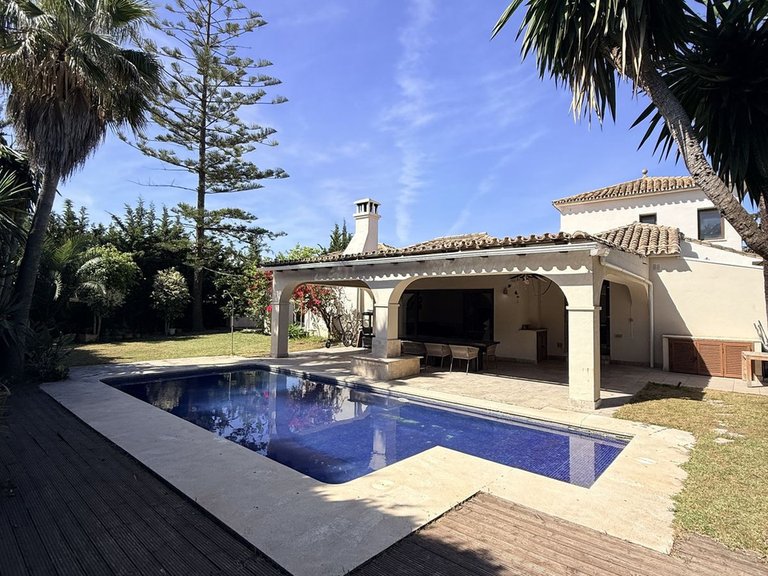 Villa for Sale in Bel Air, Malaga 22