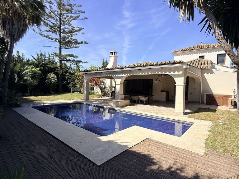 Villa for Sale in Bel Air, Malaga 23