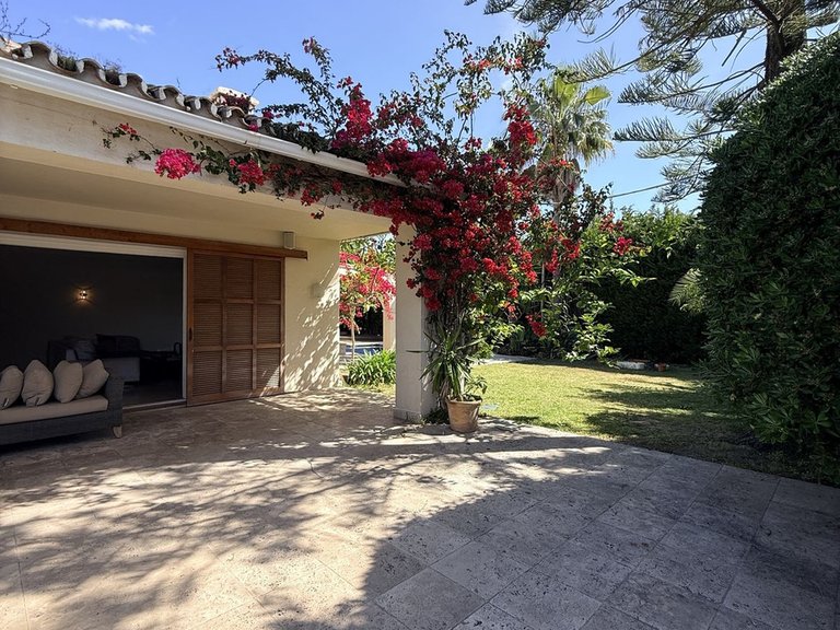 Villa for Sale in Bel Air, Malaga 26