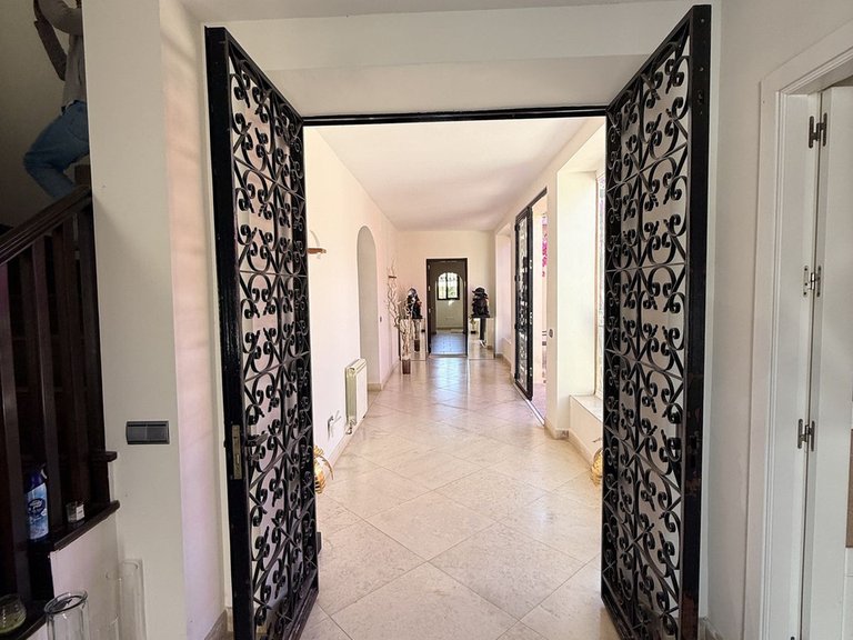 Villa for Sale in Bel Air, Malaga 3