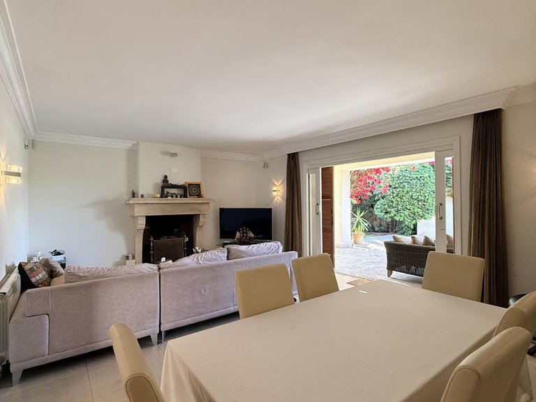 Villa for Sale in Bel Air, Malaga 6