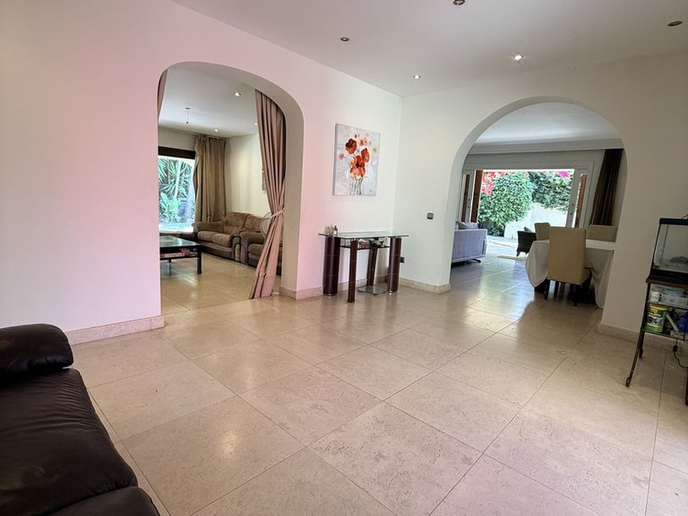 Villa for Sale in Bel Air, Malaga 8
