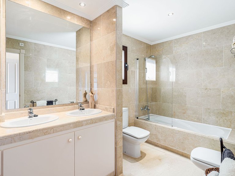 Apartment for Sale in Estepona, Malaga 8