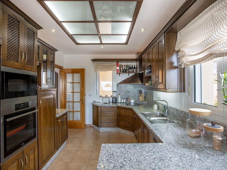 Villa for Sale in Benalmadena, Malaga 8