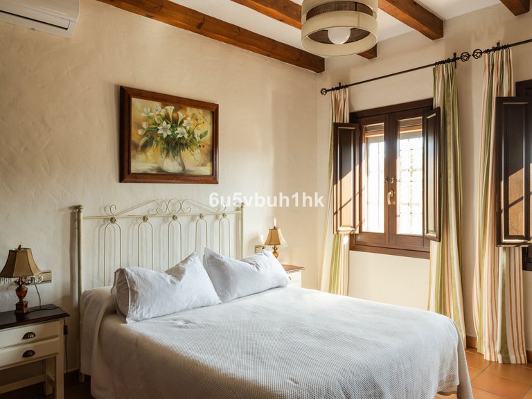 Villa for Sale in Alhaurín El Grande, Malaga 30