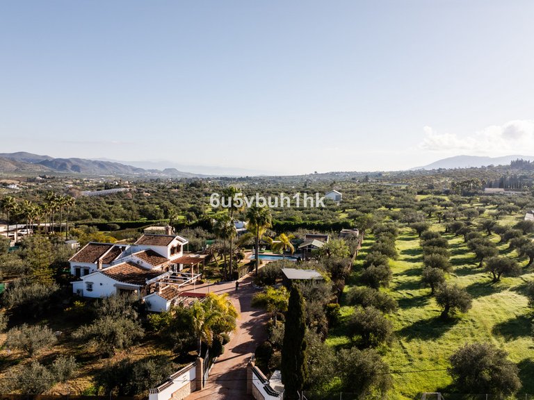 Villa for Sale in Alhaurín El Grande, Malaga 45