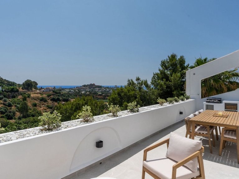 Apartment for Sale in La Quinta, Malaga 4