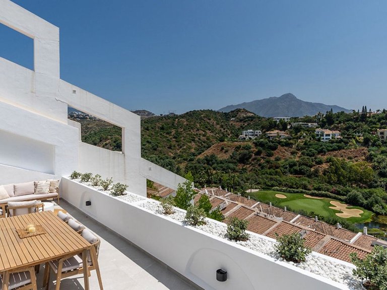 Apartment for Sale in La Quinta, Malaga 7