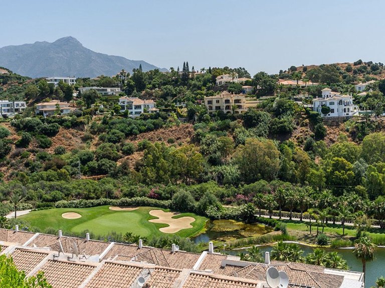 Apartment for Sale in La Quinta, Malaga 9