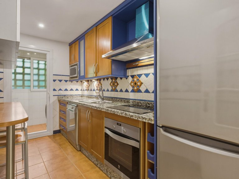 Apartment for Sale in The Golden Mile, Malaga 10