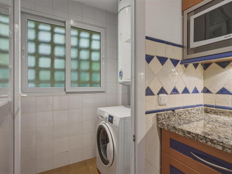 Apartment for Sale in The Golden Mile, Malaga 12