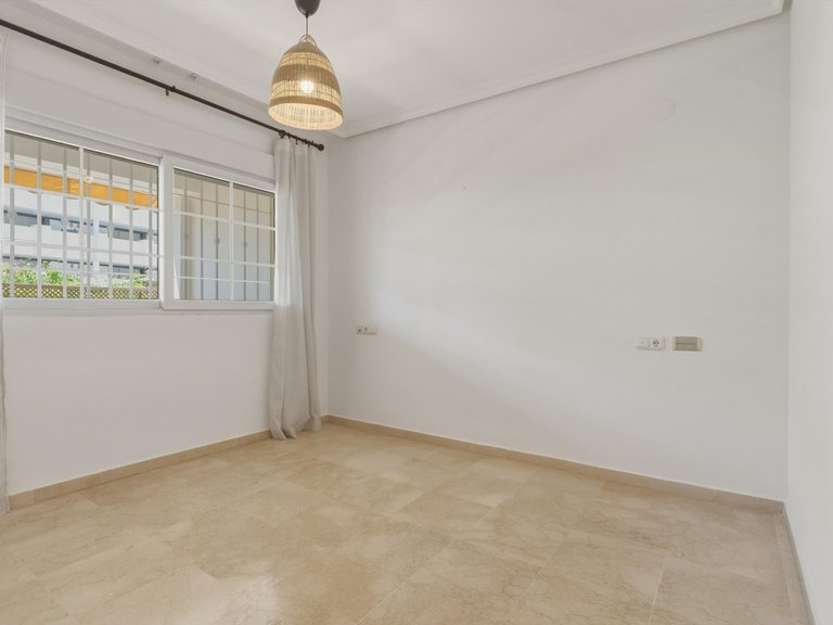 Apartment for Sale in The Golden Mile, Malaga 13