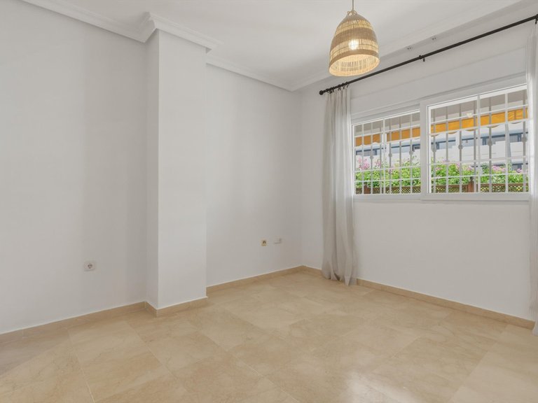 Apartment for Sale in The Golden Mile, Malaga 14