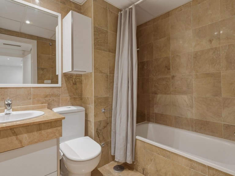 Apartment for Sale in The Golden Mile, Malaga 16