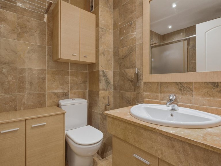 Apartment for Sale in The Golden Mile, Malaga 20