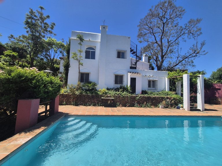 Villa for Sale in Alhaurín El Grande, Malaga 1