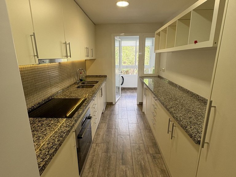 Apartment for Sale in La Quinta, Malaga 12