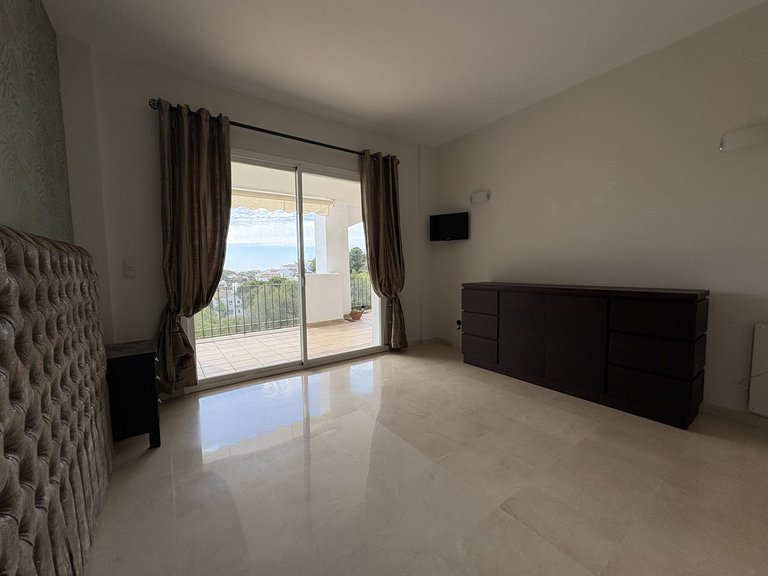 Apartment for Sale in La Quinta, Malaga 14