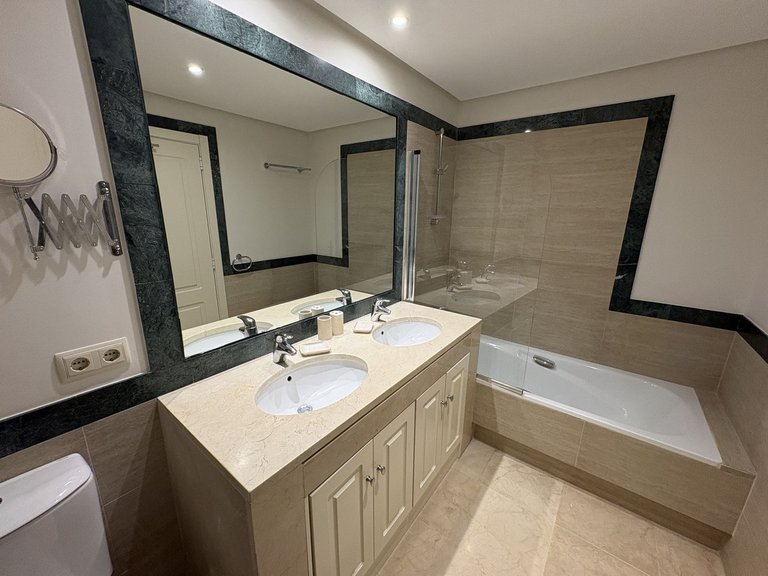 Apartment for Sale in La Quinta, Malaga 16