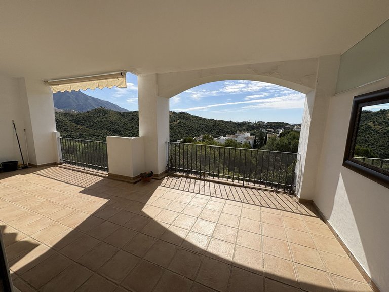 Apartment for Sale in La Quinta, Malaga 9
