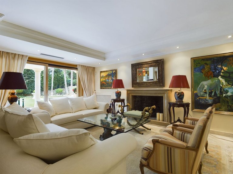 Villa for Sale in Nueva Andalucía, Malaga 3