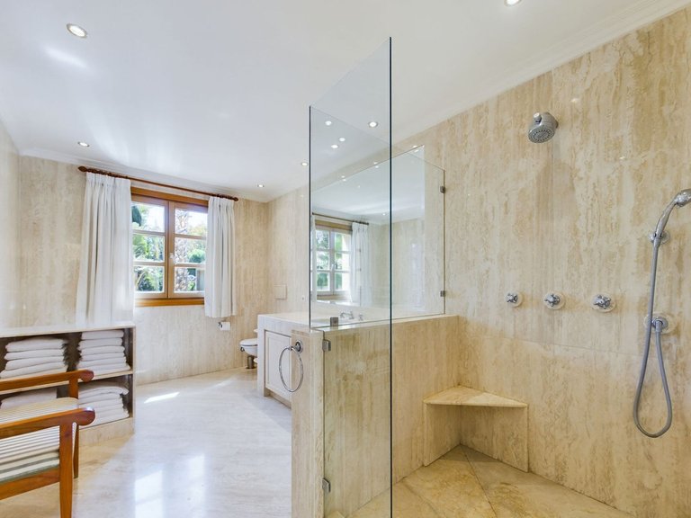 Villa for Sale in Nueva Andalucía, Malaga 36