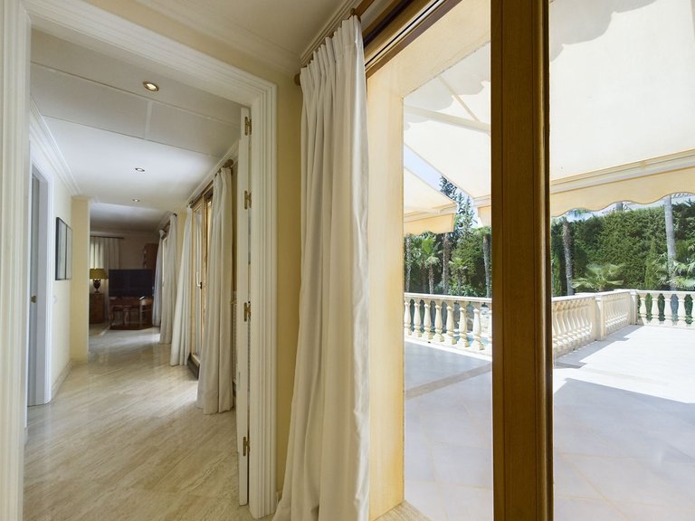 Villa for Sale in Nueva Andalucía, Malaga 37