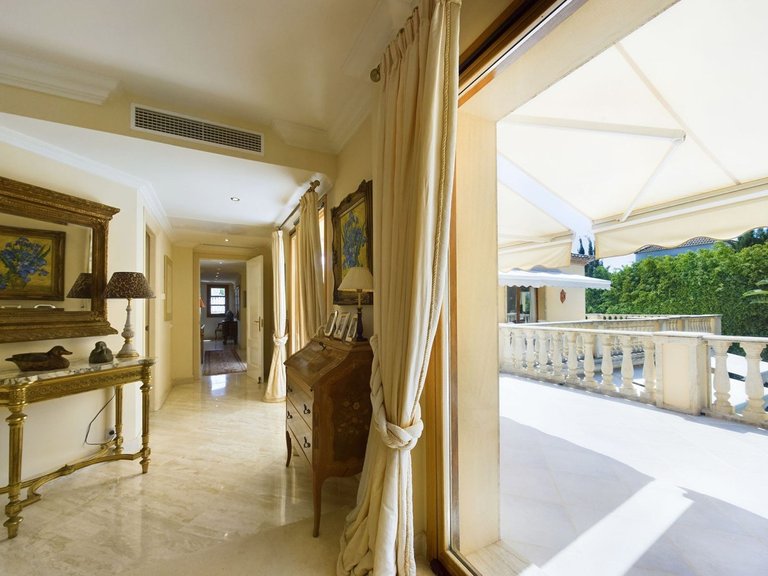 Villa for Sale in Nueva Andalucía, Malaga 38