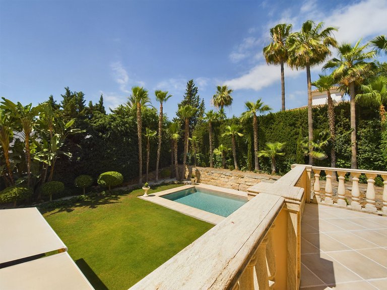 Villa for Sale in Nueva Andalucía, Malaga 45