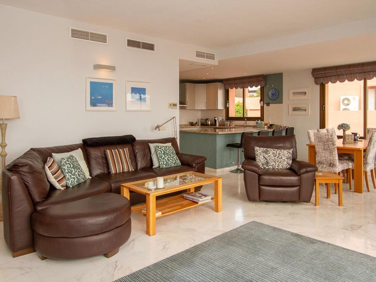 Apartment for Sale in La Mairena, Malaga 10